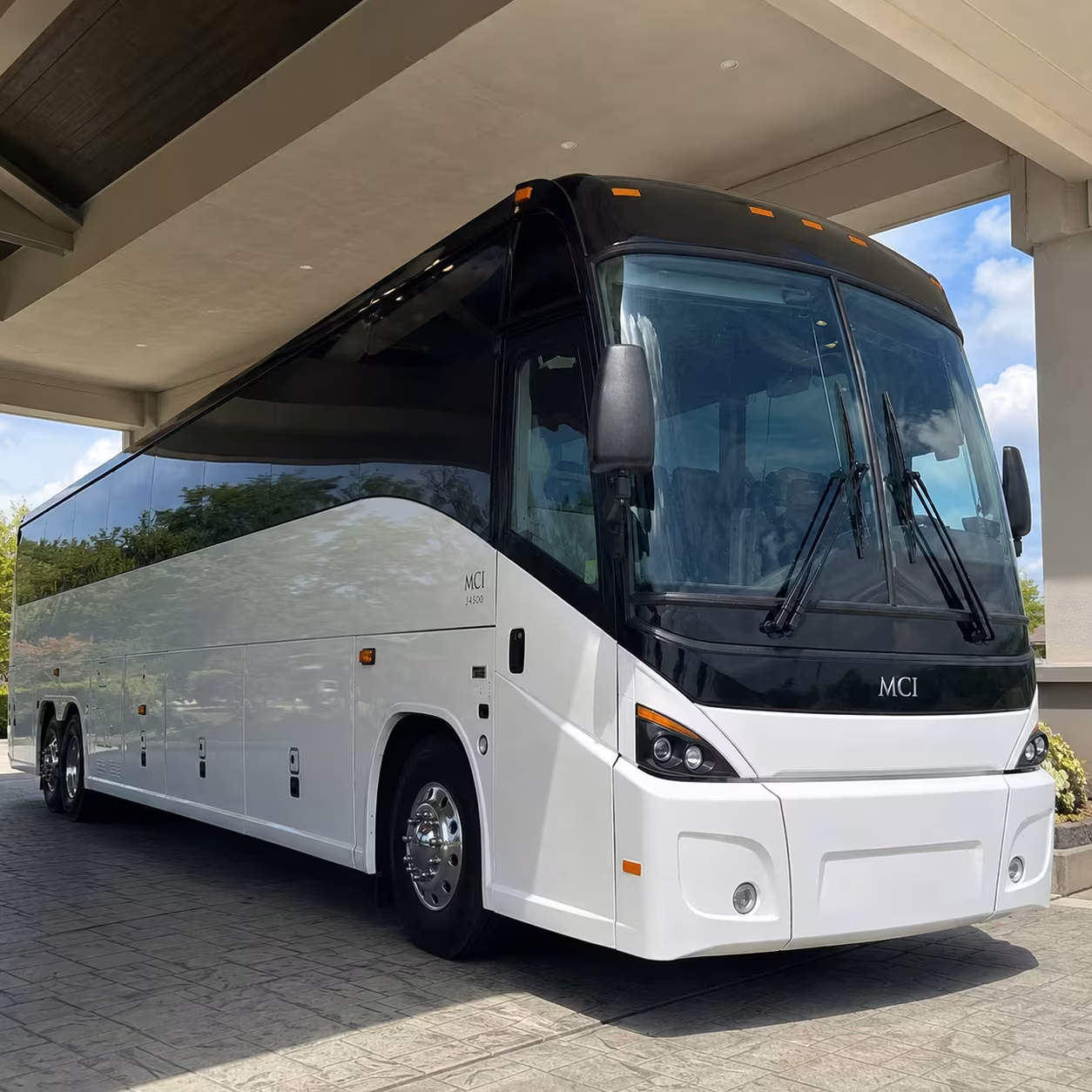 employee shuttle buses for msu and lansing community college