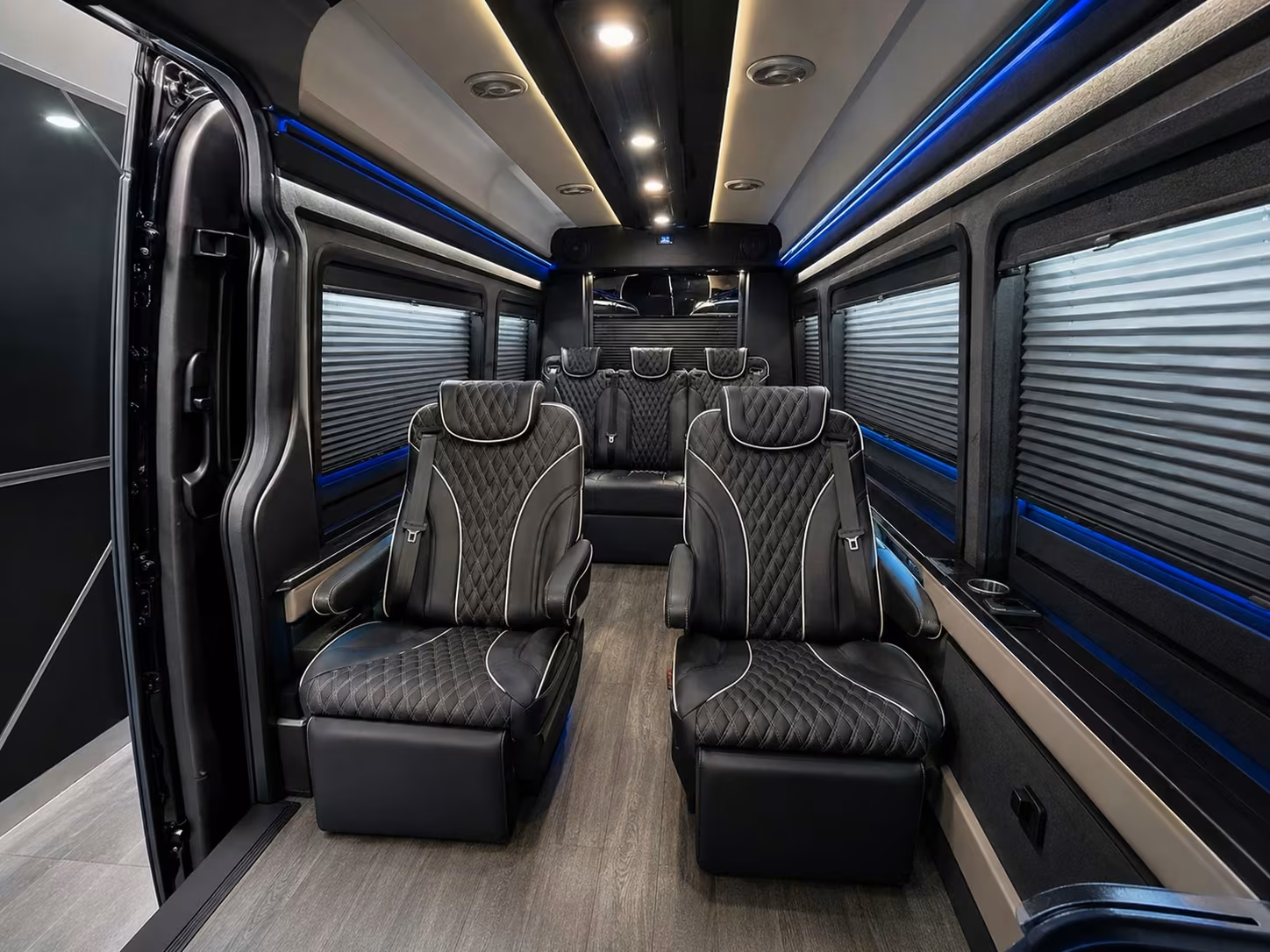 lansing bus rentals to capital region international airport