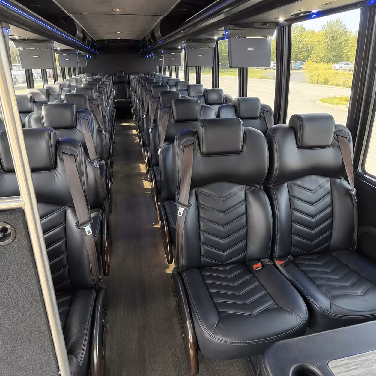lansing minibuses and motorcoaches for training events at msu