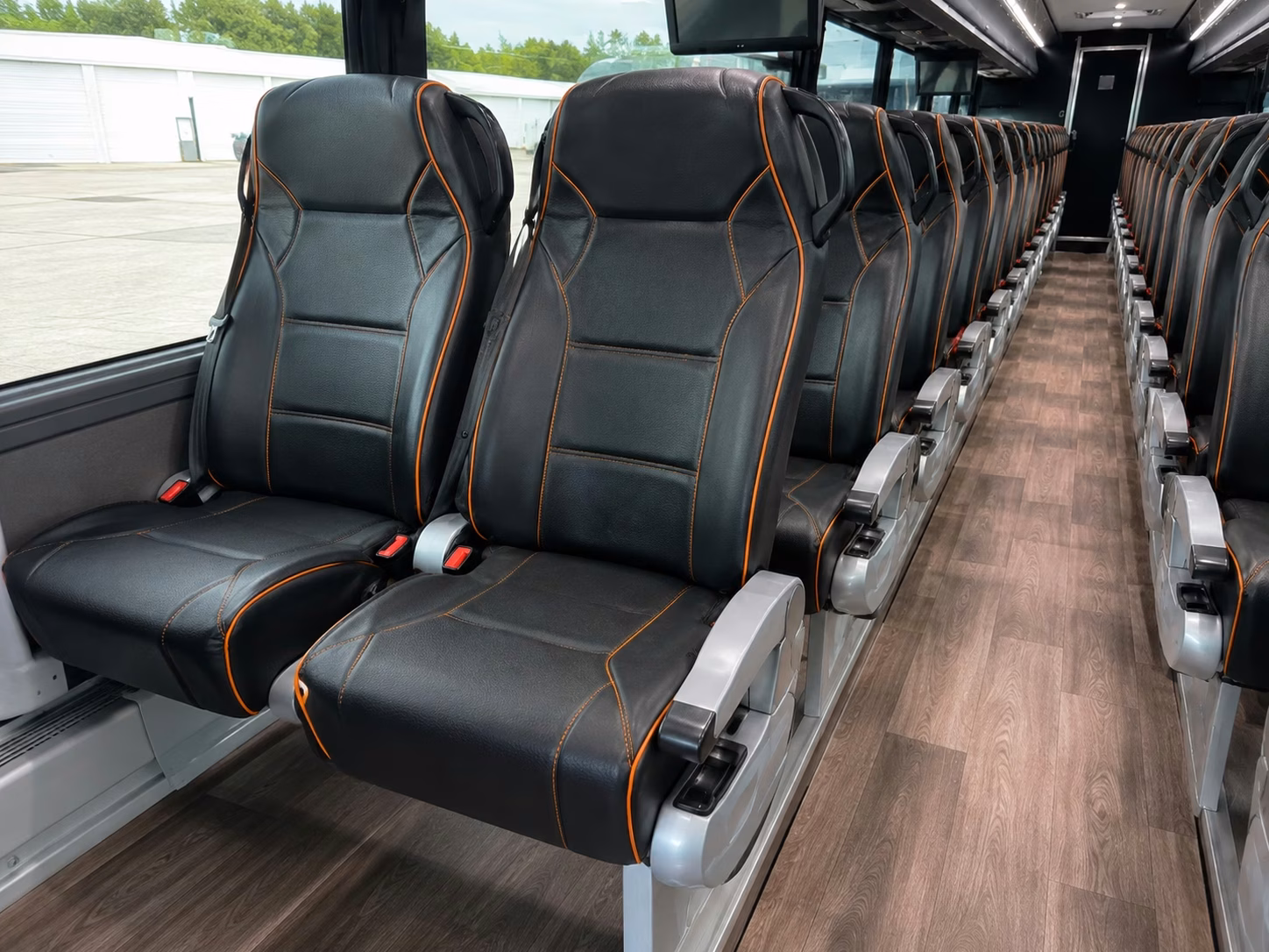 lansing wedding shuttle buses between hotels and ceremony venues