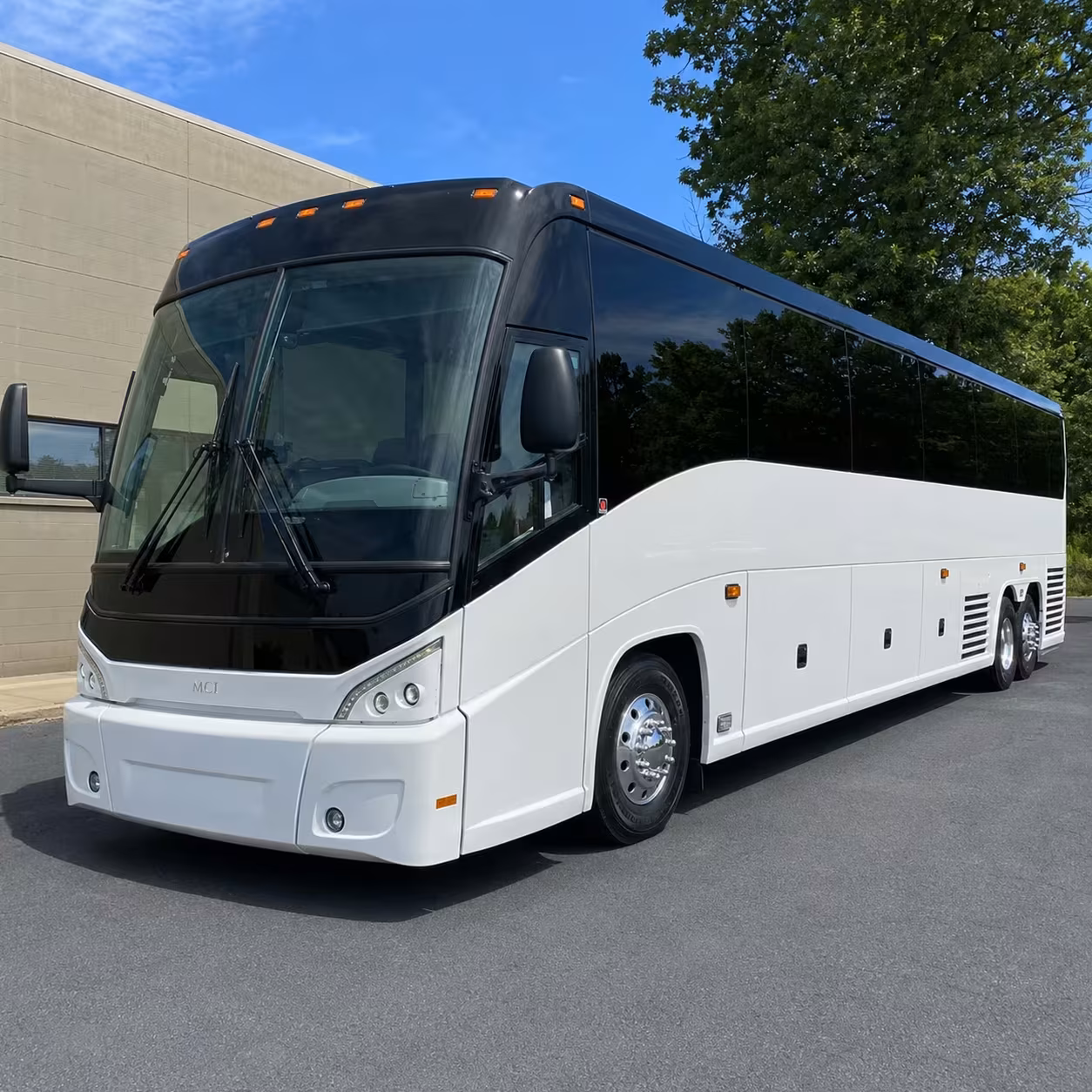 multi day bus rentals for lansing groups across the midwest