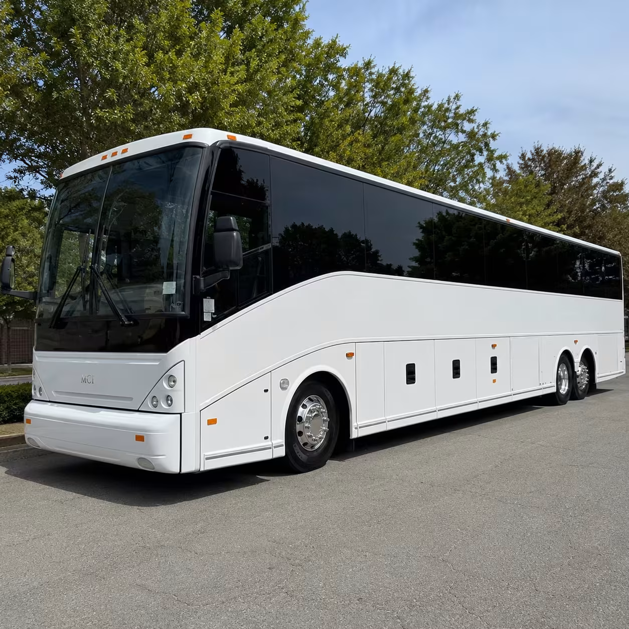 you can find and book airport transportation in lansing and any nearby city